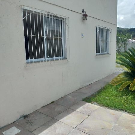 Casa Agradavel Em Camboriu Com Estacionamento No Patioヴィラ エクステリア 写真